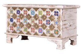GINER Y COLOMER - Coffre de rangement en bois de manguier massif avec détails en céramique et bronze, finition blanc vieilli - 80 x 40 x 45 cm